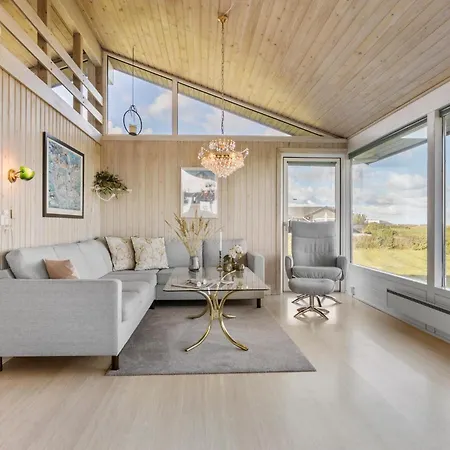 4 Bedroom Lovely In