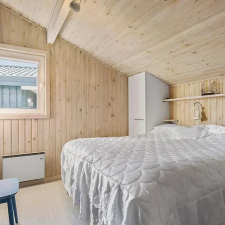 Holiday home 4 Bedroom Lovely In