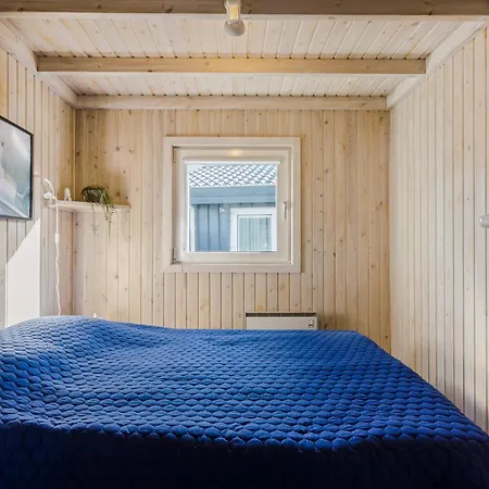 4 Bedroom Lovely In Holiday home *