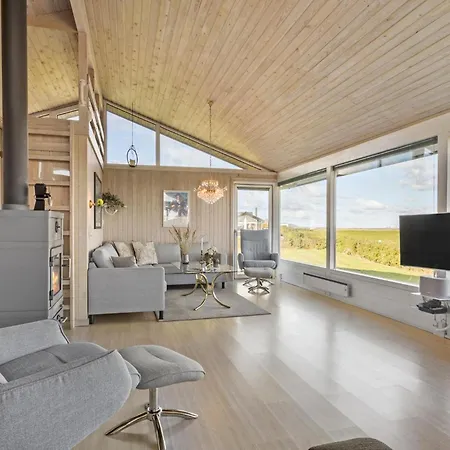 4 Bedroom Lovely In