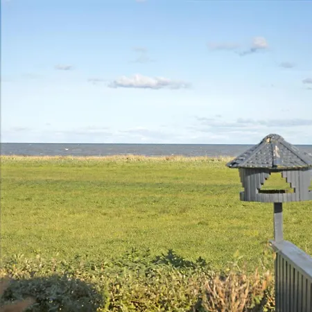 4 Bedroom Lovely In Holiday home *